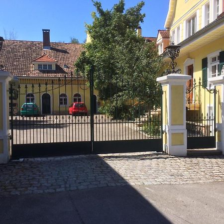 Ferienwohnung Im Gruenen Auf Idyllisch Gelegenen Gutshof Und Doch So Zentral 발드슈트티엔겐 외부 사진