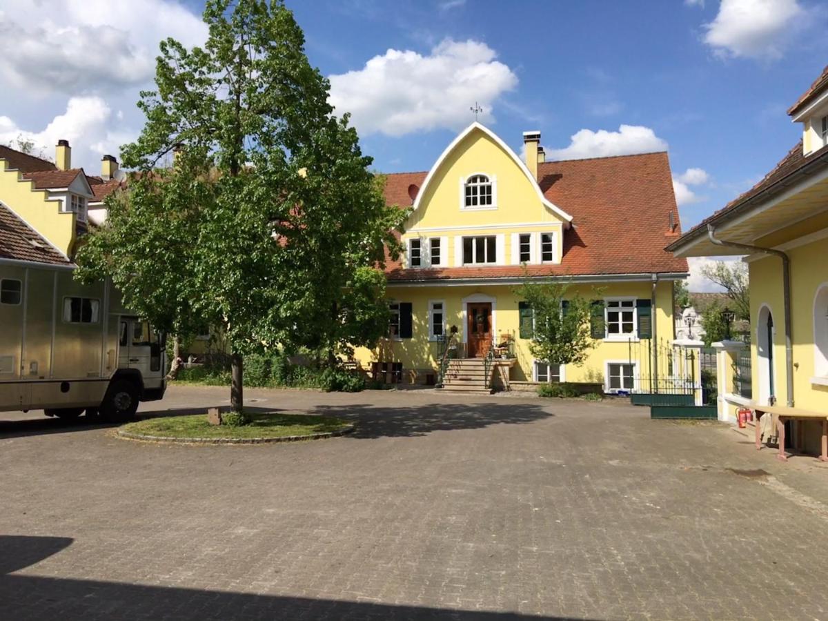 Ferienwohnung Im Gruenen Auf Idyllisch Gelegenen Gutshof Und Doch So Zentral 발드슈트티엔겐 외부 사진