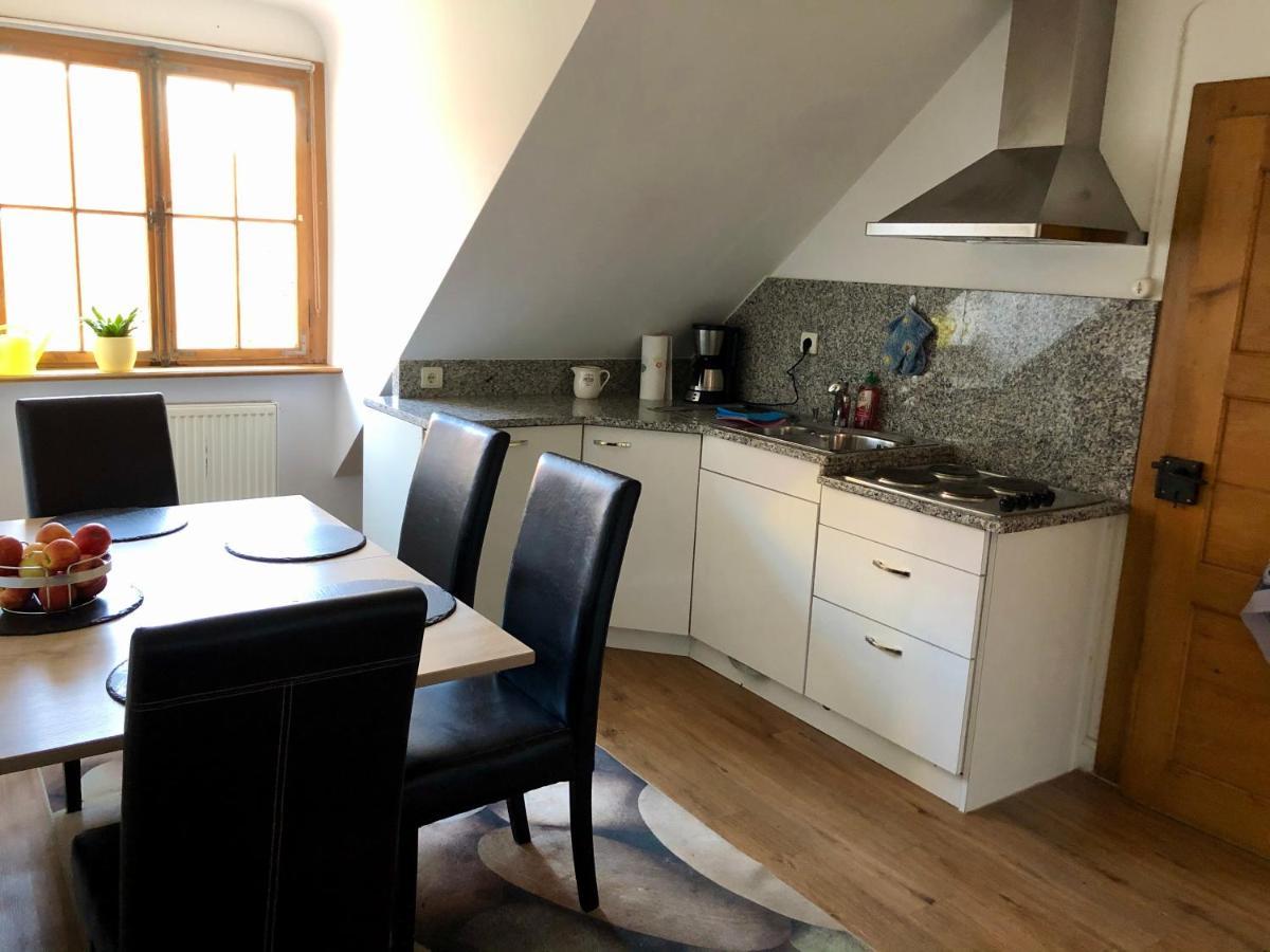 Ferienwohnung Im Gruenen Auf Idyllisch Gelegenen Gutshof Und Doch So Zentral 발드슈트티엔겐 외부 사진